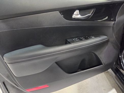 Used 2023 Kia Forte GT-Line image 11