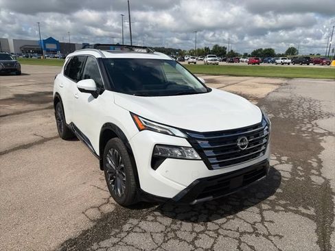 Used 2026 Nissan Rogue Platinum w/ Platinum Premium Package AWD/4WD image 8