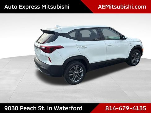 Used 2023 Kia Seltos LX AWD/4WD image 7