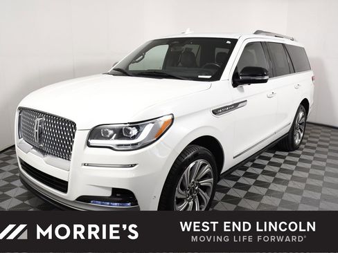 Used 2023 Lincoln Navigator Reserve image 1