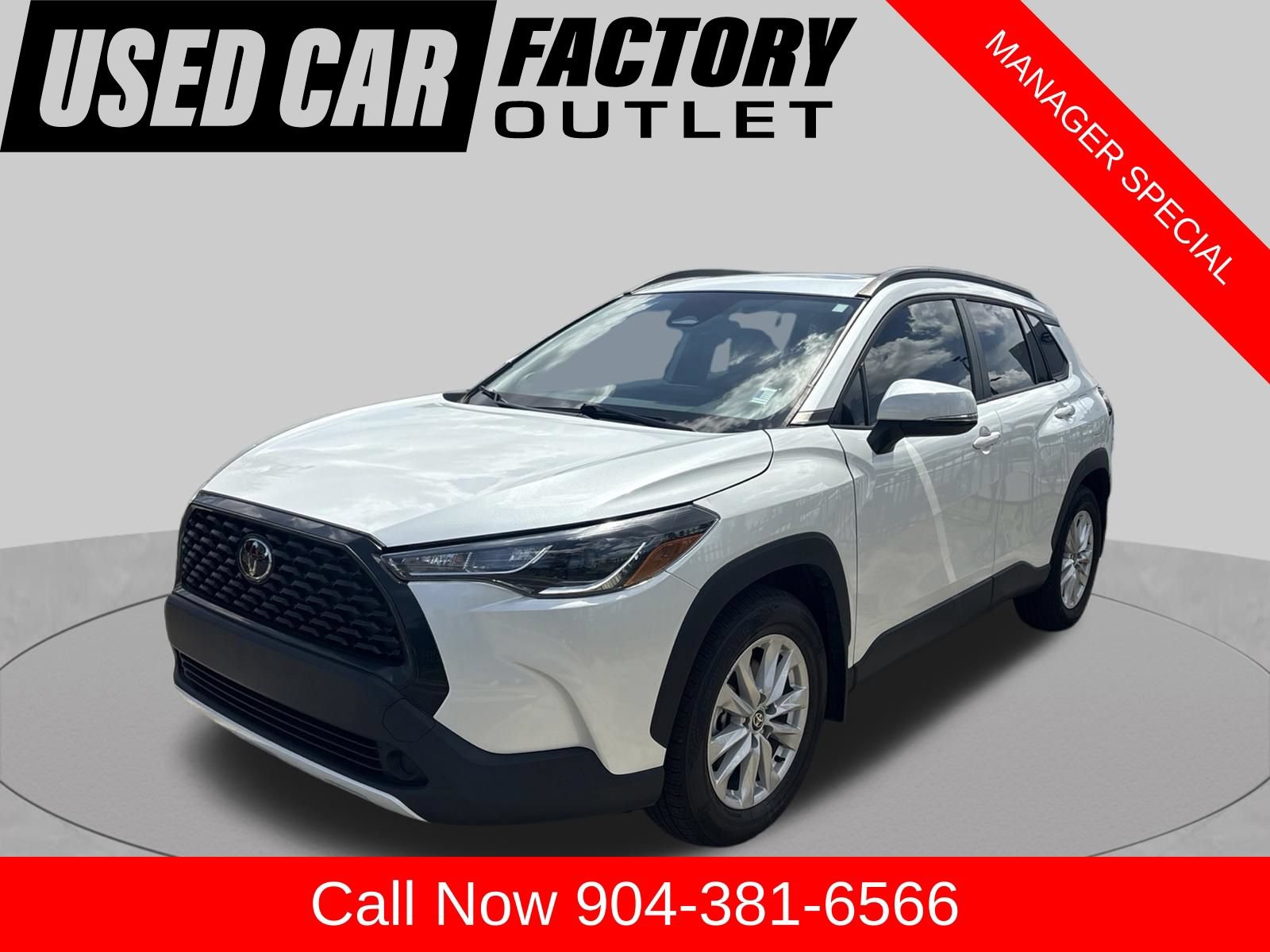 Used 2024 Toyota Corolla Cross LE w/ Moonroof Package FWD image 2