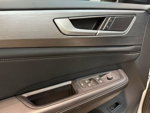 Used 2024 Volkswagen Atlas Cross Sport SE w/ Panoramic Sunroof Package AWD/4WD image 7