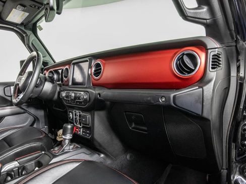 Used 2021 Jeep Gladiator Rubicon AWD/4WD image 13