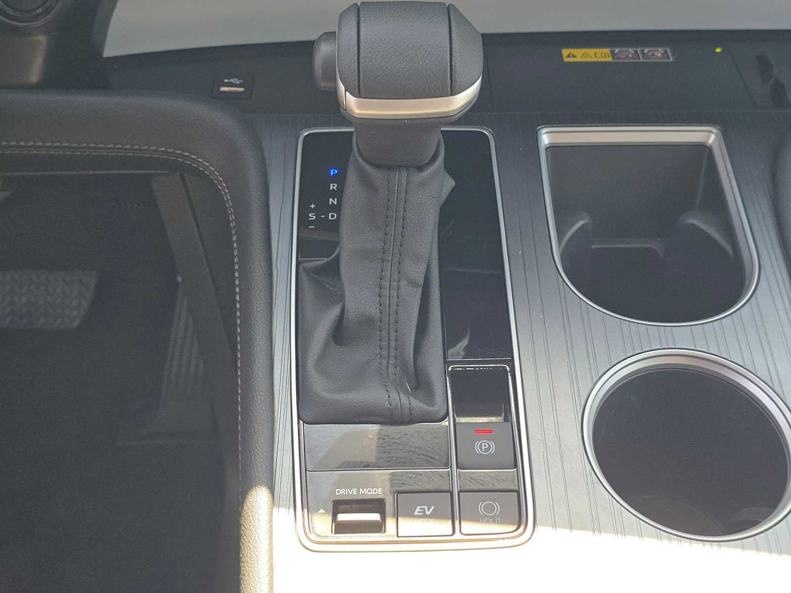 Certified 2025 Toyota Sienna XLE w/ XLE Plus Package FWD image 32