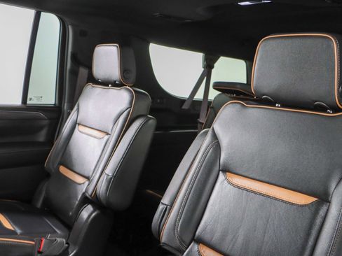 Used 2024 GMC Yukon XL AT4 w/ Technology Package image 28