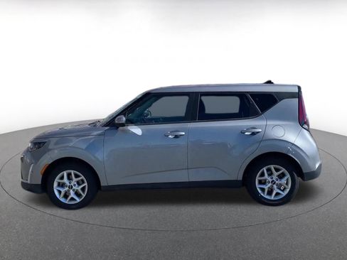 Used 2025 Kia Soul LX w/ LX Technology Package image 9