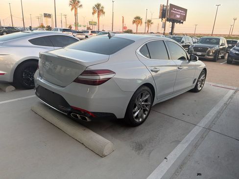 Used 2022 Genesis G70 2.0T RWD image 4