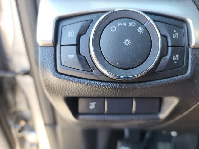 Used 2017 Ford Explorer XLT w/ Equipment Group 202A FWD image 45