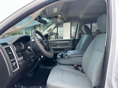 Used 2019 RAM 1500 Classic SLT RWD image 2
