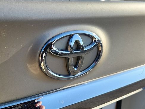 Used 2013 Toyota Corolla L image 30