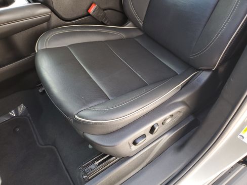 Used 2025 Chevrolet Tahoe Premier AWD/4WD image 22