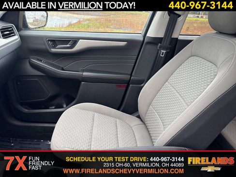 Used 2022 Ford Escape SE w/ SE Sport Appearance Package image 13
