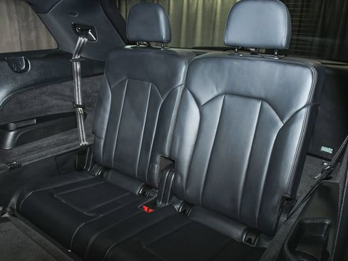 Used 2024 Audi SQ7 Prestige w/ Prestige Package AWD/4WD image 59