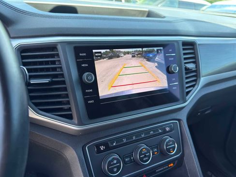 Used 2018 Volkswagen Atlas SE image 14