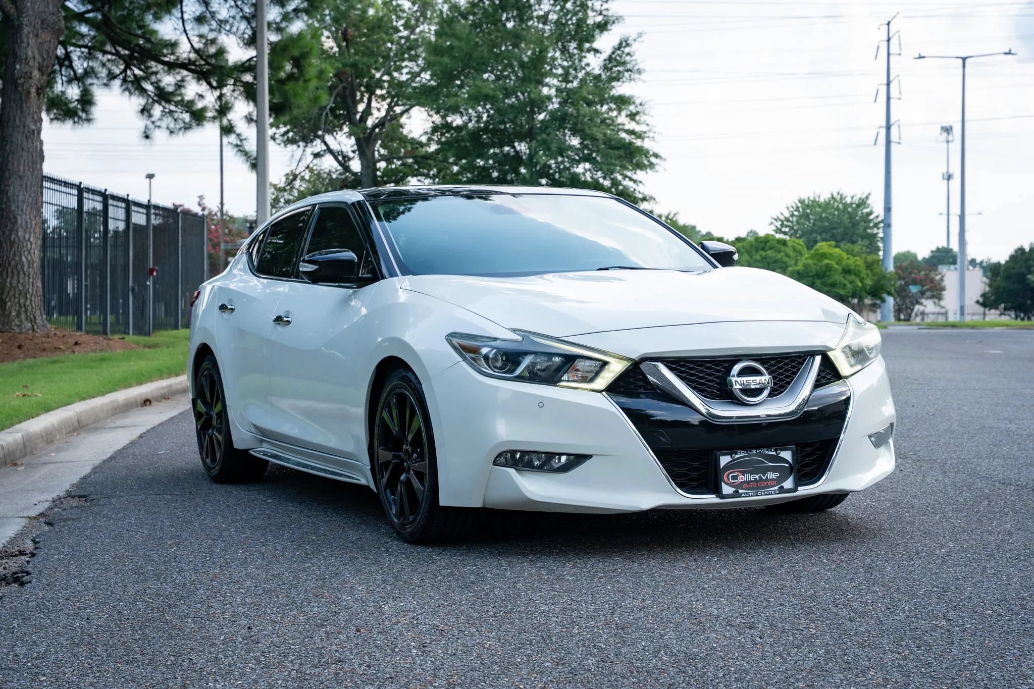 Used 2017 Nissan Maxima Platinum FWD image 3
