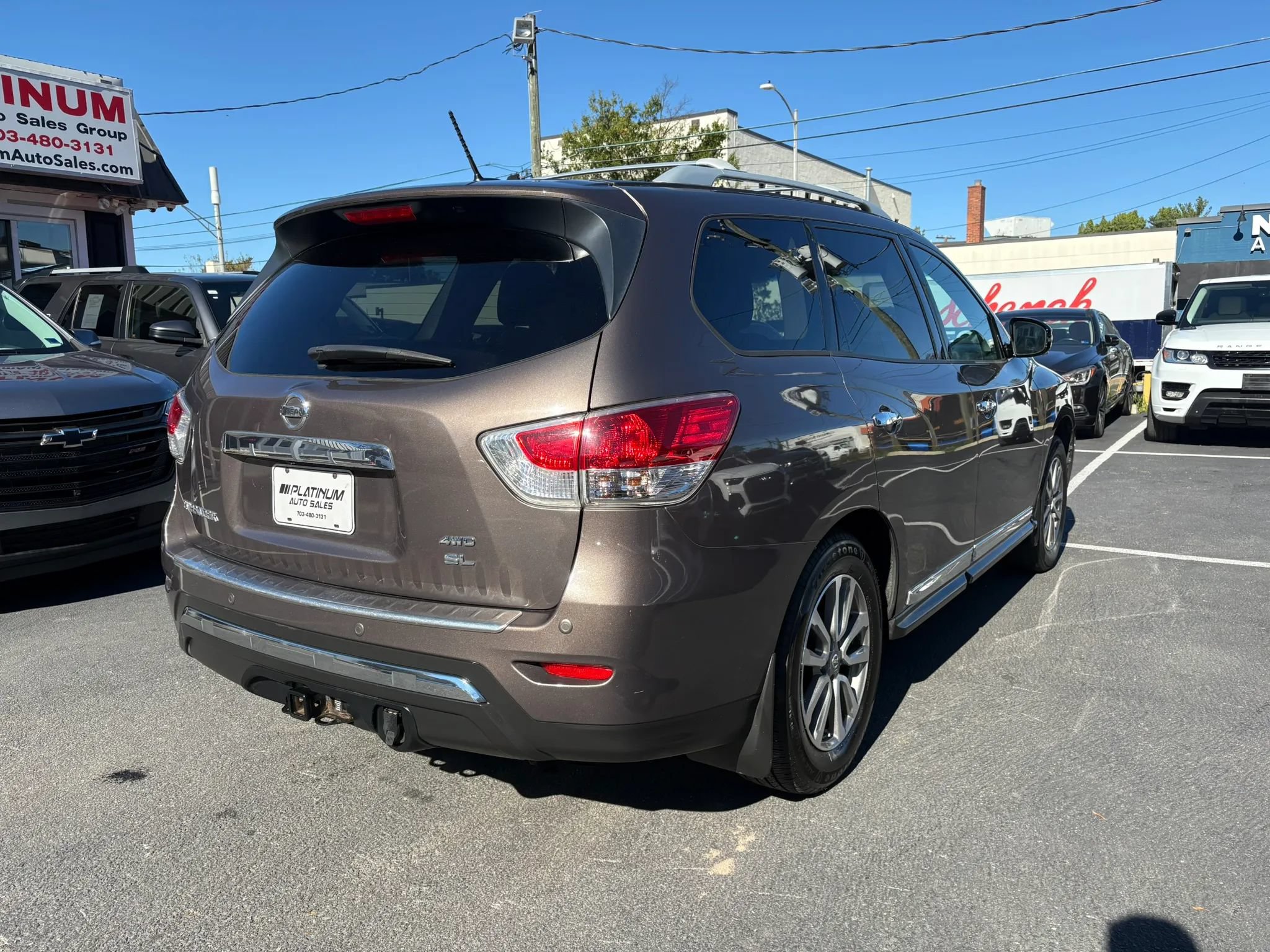 Used 2015 Nissan Pathfinder SL w/ SL Premium Package FWD image 8