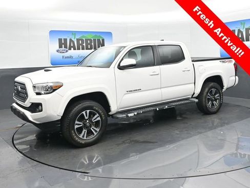 Used 2019 Toyota Tacoma TRD Sport AWD/4WD image 1