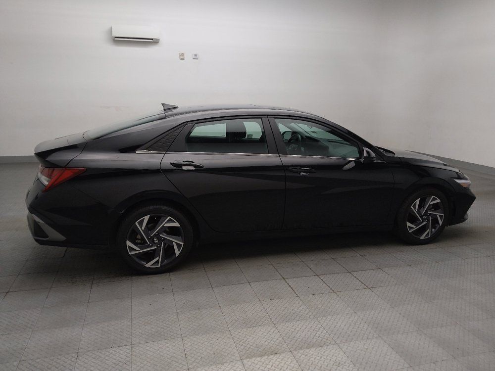 Used 2025 Hyundai Elantra SEL FWD image 10