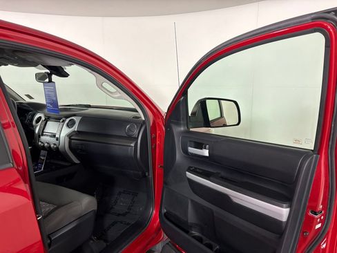 Used 2018 Toyota Tundra SR5 w/ SR5 Upgrade Package RWD image 32
