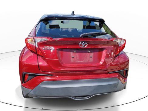 Used 2019 Toyota C-HR XLE FWD image 6