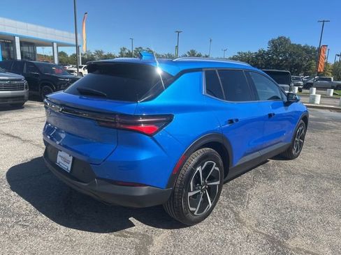 New 2026 Chevrolet Equinox EV LT image 3