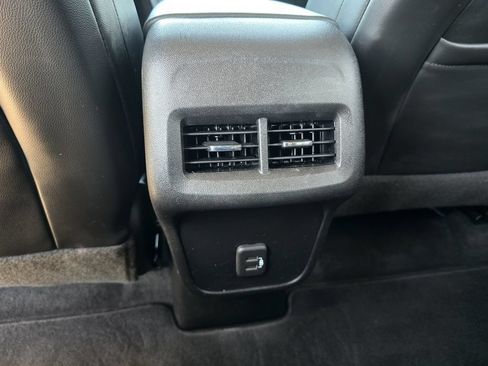 Used 2021 Chevrolet Equinox LT FWD image 25