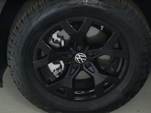 Used 2025 Volkswagen Atlas Peak Edition SE image 41