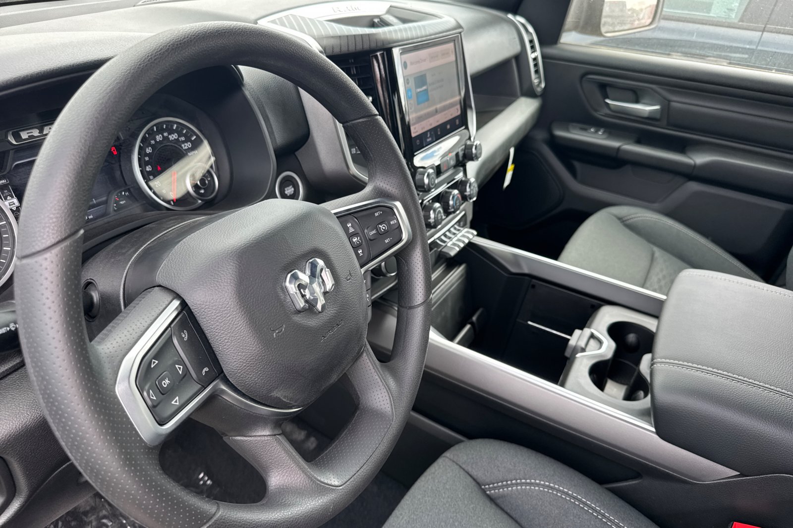 New 2026 RAM 1500 Express AWD/4WD image 9
