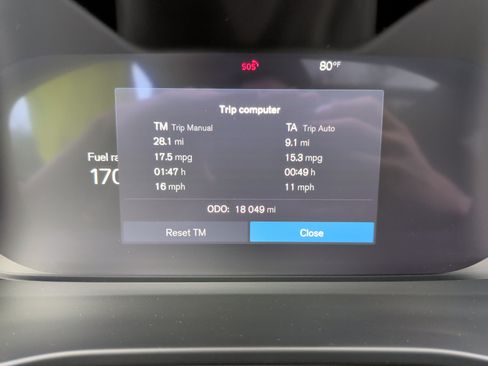 Used 2025 Volvo XC40 B5 Core image 22