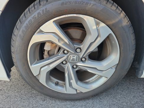 Used 2019 Honda Accord EX image 6