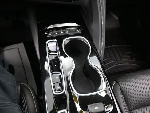 Used 2021 Buick Envision Essence w/ Technology Package I image 11