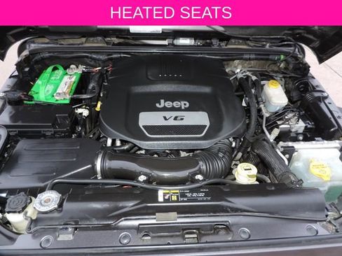 Used 2017 Jeep Wrangler Unlimited Rubicon w/ Connectivity Group image 11