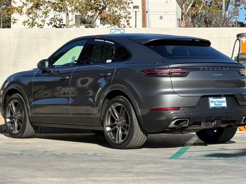Used 2021 Porsche Cayenne Coupe image 3