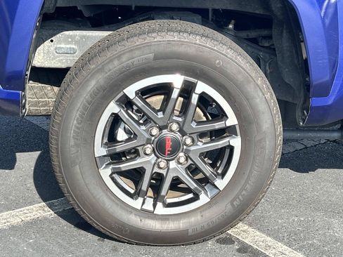 Used 2025 Toyota Tacoma TRD Sport RWD image 7