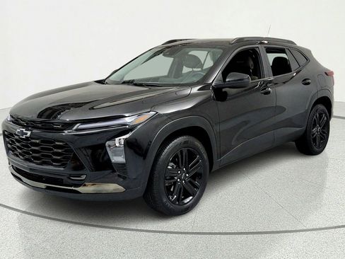 Used 2025 Chevrolet Trax ACTIV w/ Driver Confidence Package FWD image 1