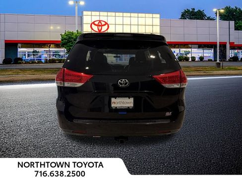 Used 2014 Toyota Sienna XLE w/ Entertainment Package AWD/4WD image 13