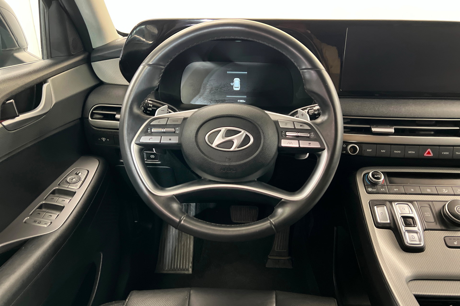Used 2025 Hyundai Palisade SEL FWD image 13