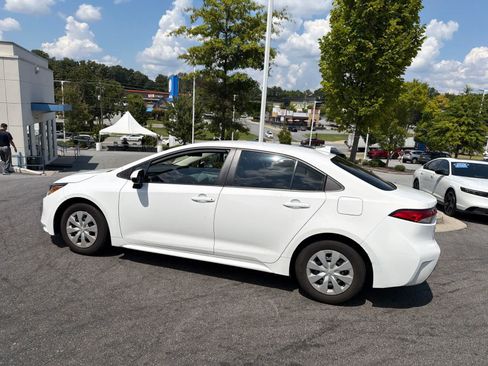 Used 2021 Toyota Corolla L FWD image 6