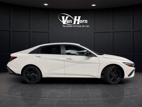 New 2026 Hyundai Elantra SEL FWD image 8