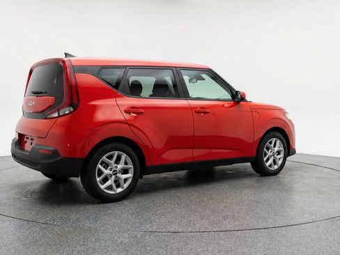 Used 2025 Kia Soul LX w/ LX Technology Package image 9