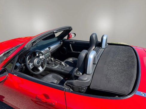 Used 2010 MAZDA MX-5 Miata Grand Touring w/ Premium Pkg RWD image 19