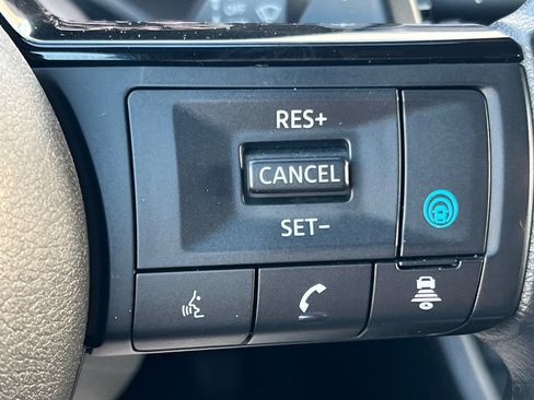 Certified 2023 Nissan Rogue SV image 28