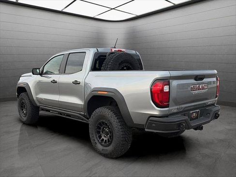 Used 2025 GMC Canyon AT4 w/ AT4X AEV Edition image 3