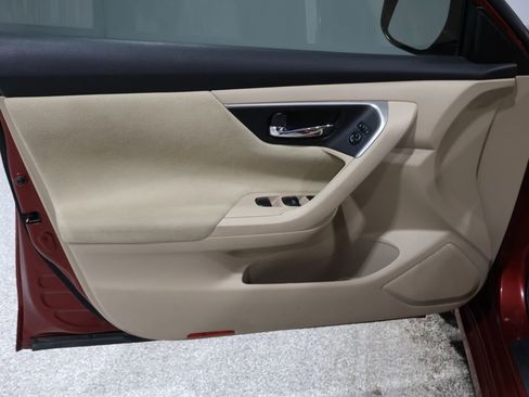 Used 2015 Nissan Altima 2.5 SV w/ Convenience Package image 13