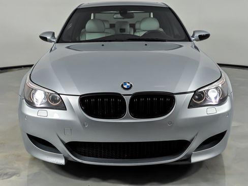 Used 2006 BMW M5 RWD image 5