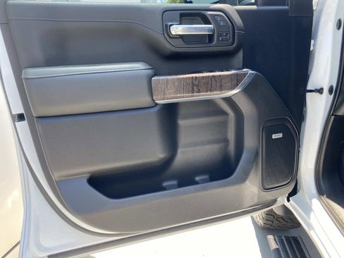 Used 2022 GMC Sierra 3500 Denali w/ Denali Ultimate Package AWD/4WD image 14