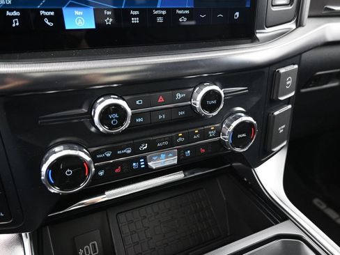 Used 2025 Ford F150 Platinum w/ Equipment Group 702A High AWD/4WD image 18