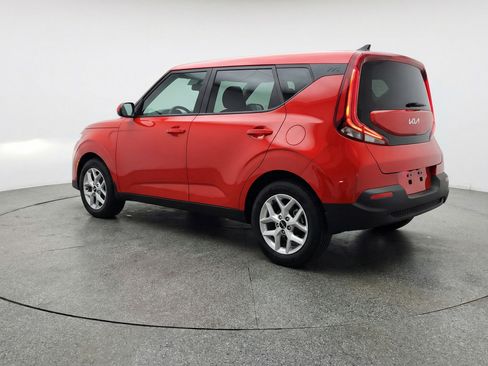 Used 2025 Kia Soul LX w/ LX Technology Package FWD image 6