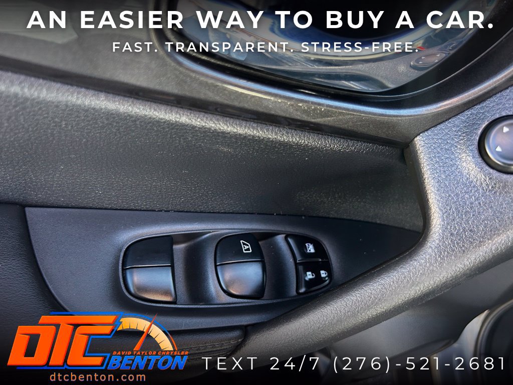 Used 2020 Nissan Rogue SV w/ Premium Package FWD image 14