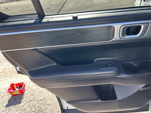 Used 2025 Hyundai Santa Fe Limited image 26